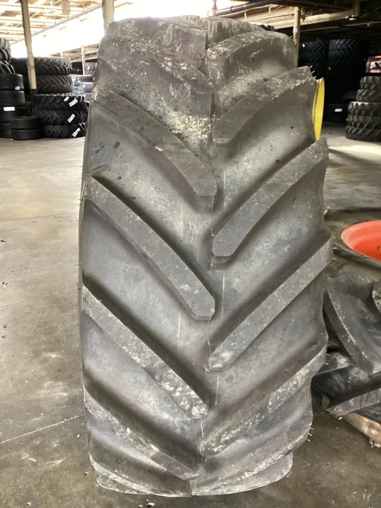 Take-Off 540/65R28 142D Michelin Multibib TL R-1W 95-100% On 18 x 28 10-13.19-11.07 Solid Wheel image 3