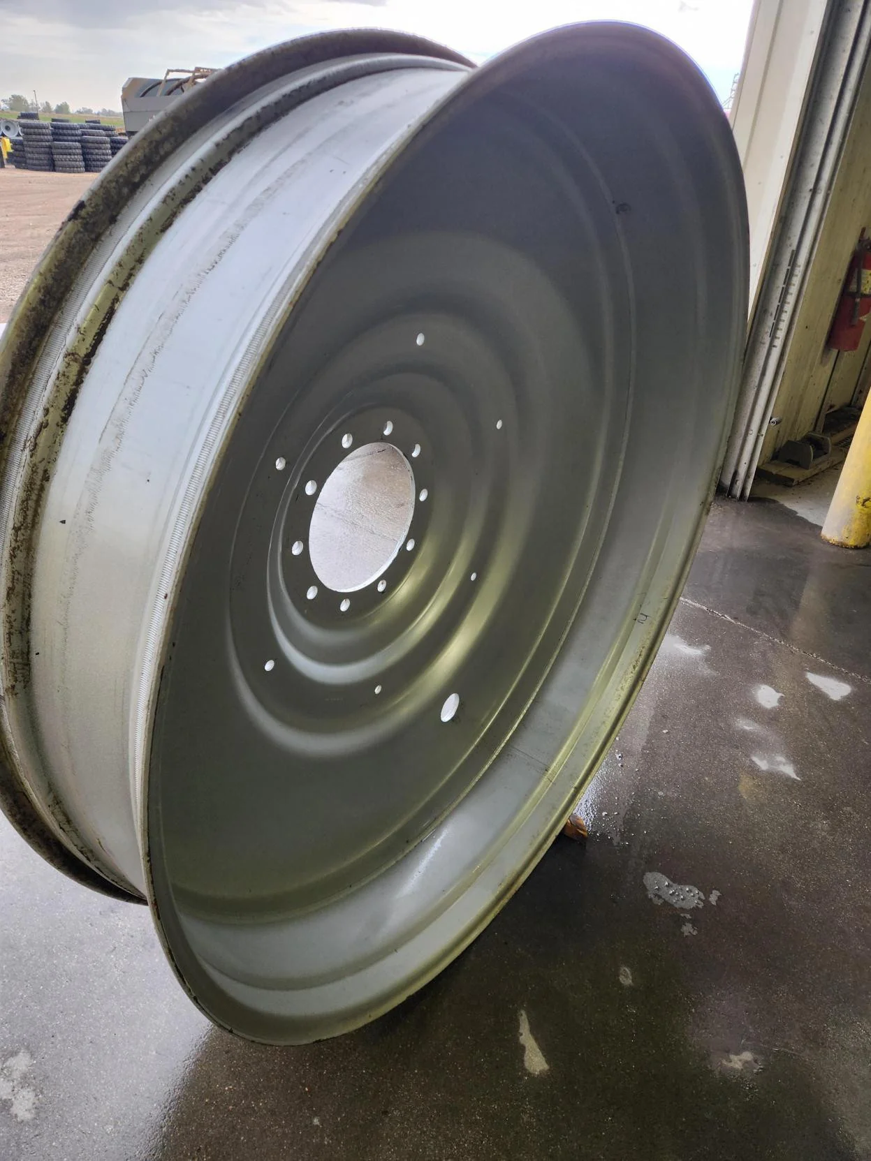 Take-Off 12 X 54 10-13.189-11.07 Silver Dual Wheel image 4