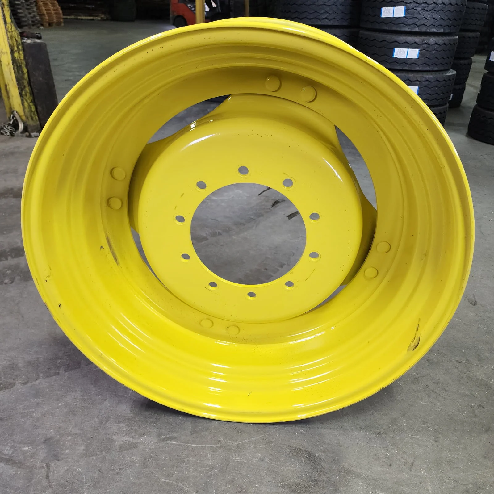 Take-Off 13 X 34 10-13.19-11.07 4/2 Rail Yellow Wheel w/ Disc