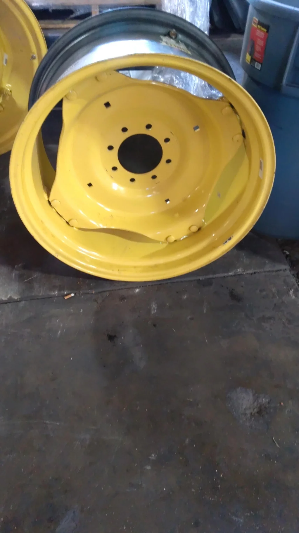 Take-Off 15 x 28 8-8-6 4/2 Clamp Wheel w/ Disc Yellow