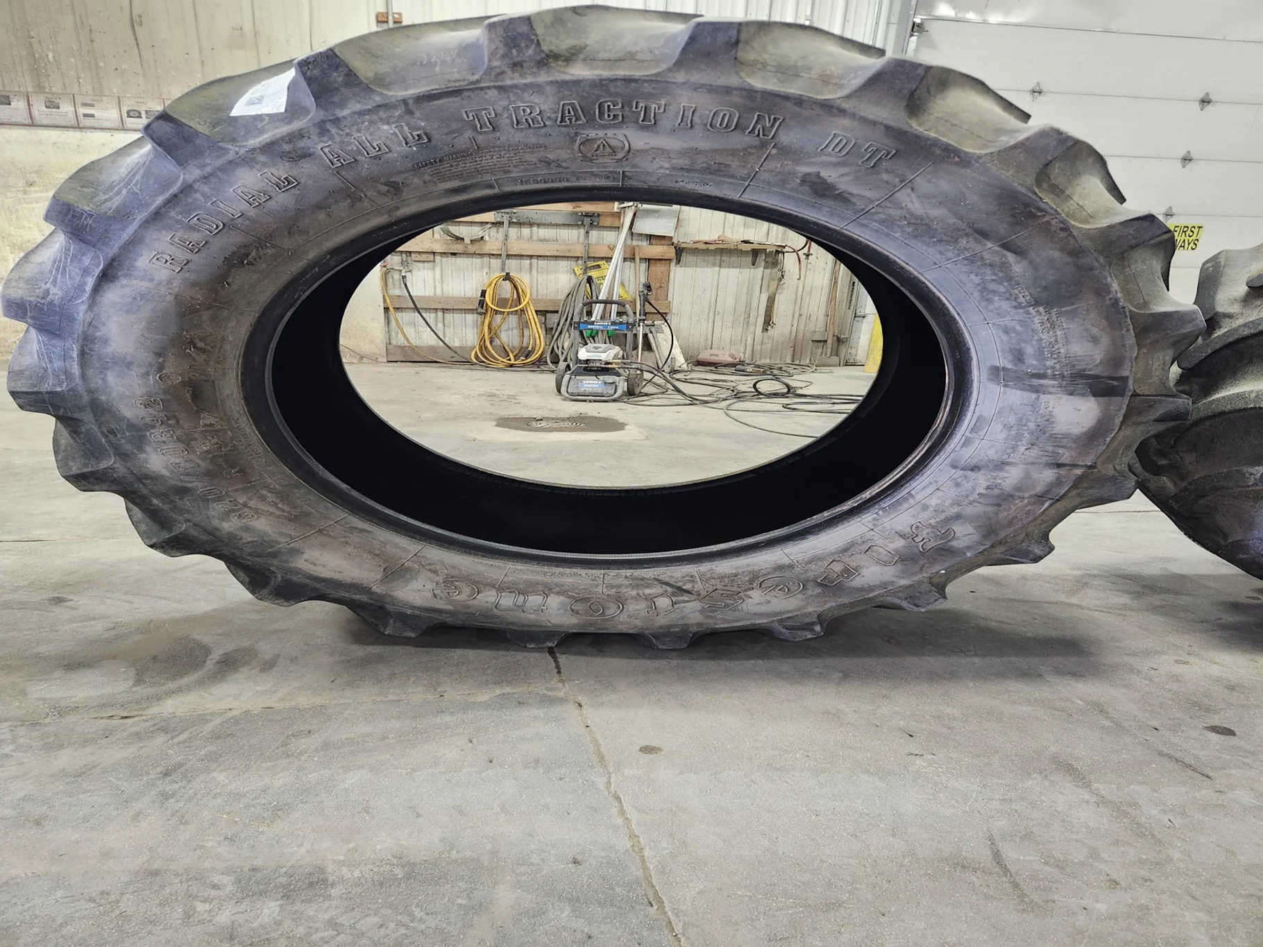 Used 620/70R42 160B Firestone Radial All Traction DT TL R-1W 50-55% image 2