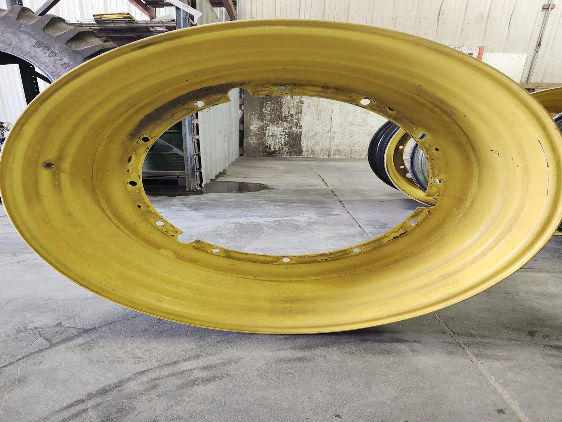Used 20 x 42 12-32.047-30.17-2.81IN Rim & Rail Yellow Wheel image 2