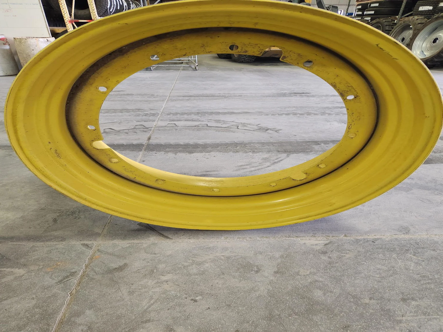 Used 20 x 42 12-32.047-30.17-2.81IN Rim & Rail Yellow Wheel image 4