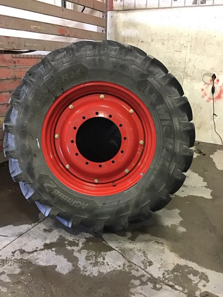 Used 420/85R34 147A8 Michelin Agribib 2 TL R-1W 85-90% On 14 x 34 (12-16.732-14.620) R&R/Disc