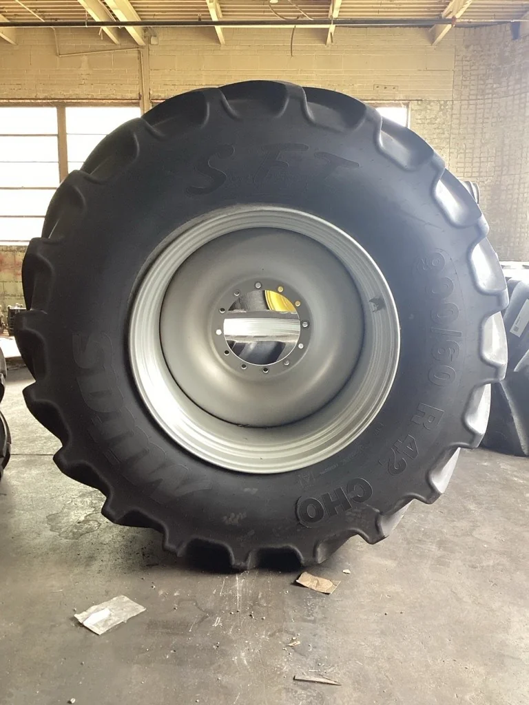 Take-Off 900/60R42 183D Mitas SFT TL R-1W 95-100% On 28 x 42 12-16.375-14.375 13.5" BS Krone Wheel