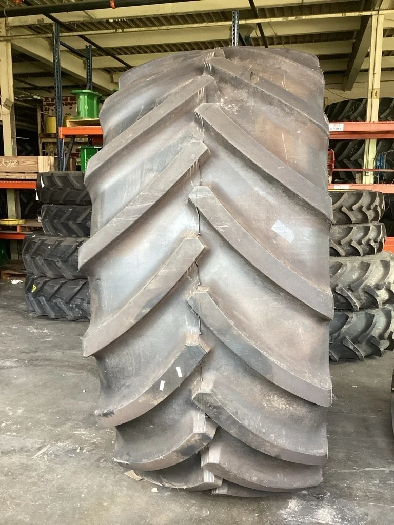 Take-Off 900/60R42 183D Mitas SFT TL R-1W 95-100% On 28 x 42 12-16.375-14.375 13.5" BS Krone Wheel image 3