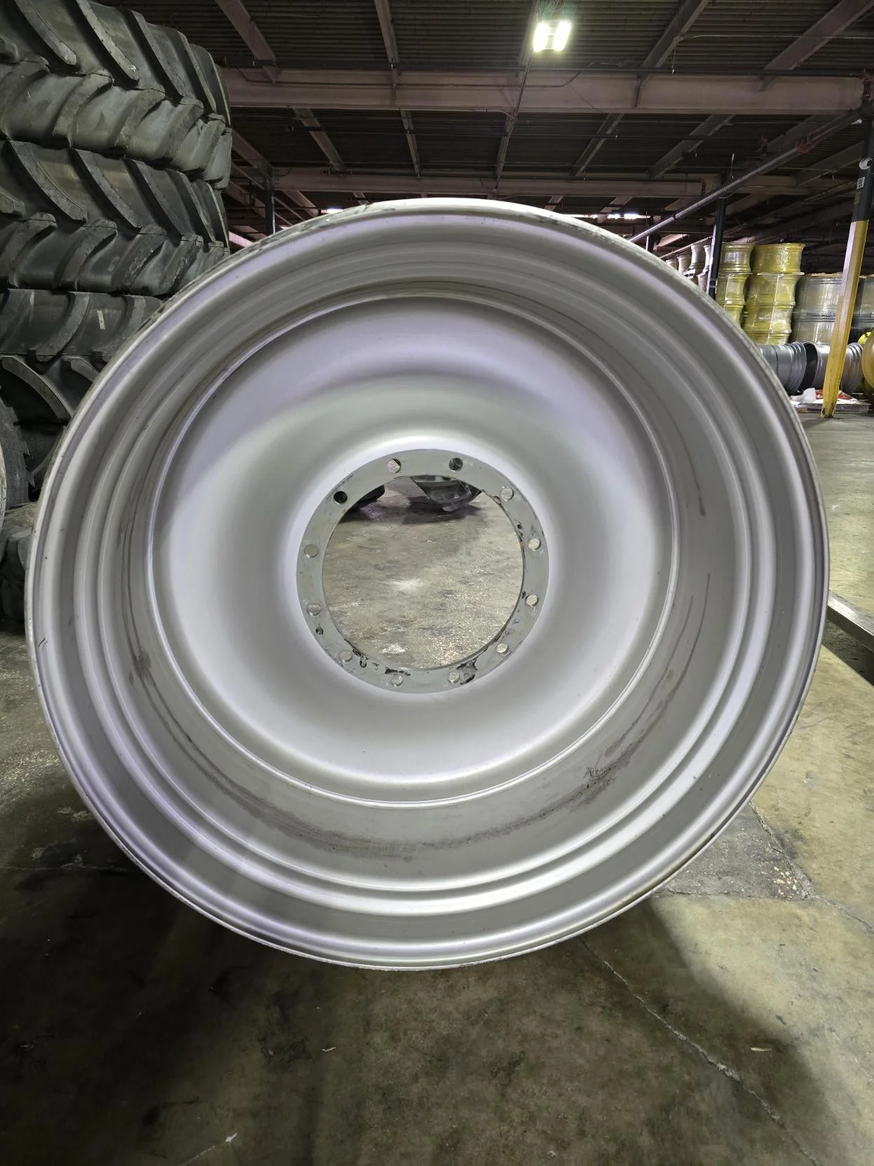 Take-Off 28 x 42 12-16.375-14.375 13.5" BS Case Silver Wheel