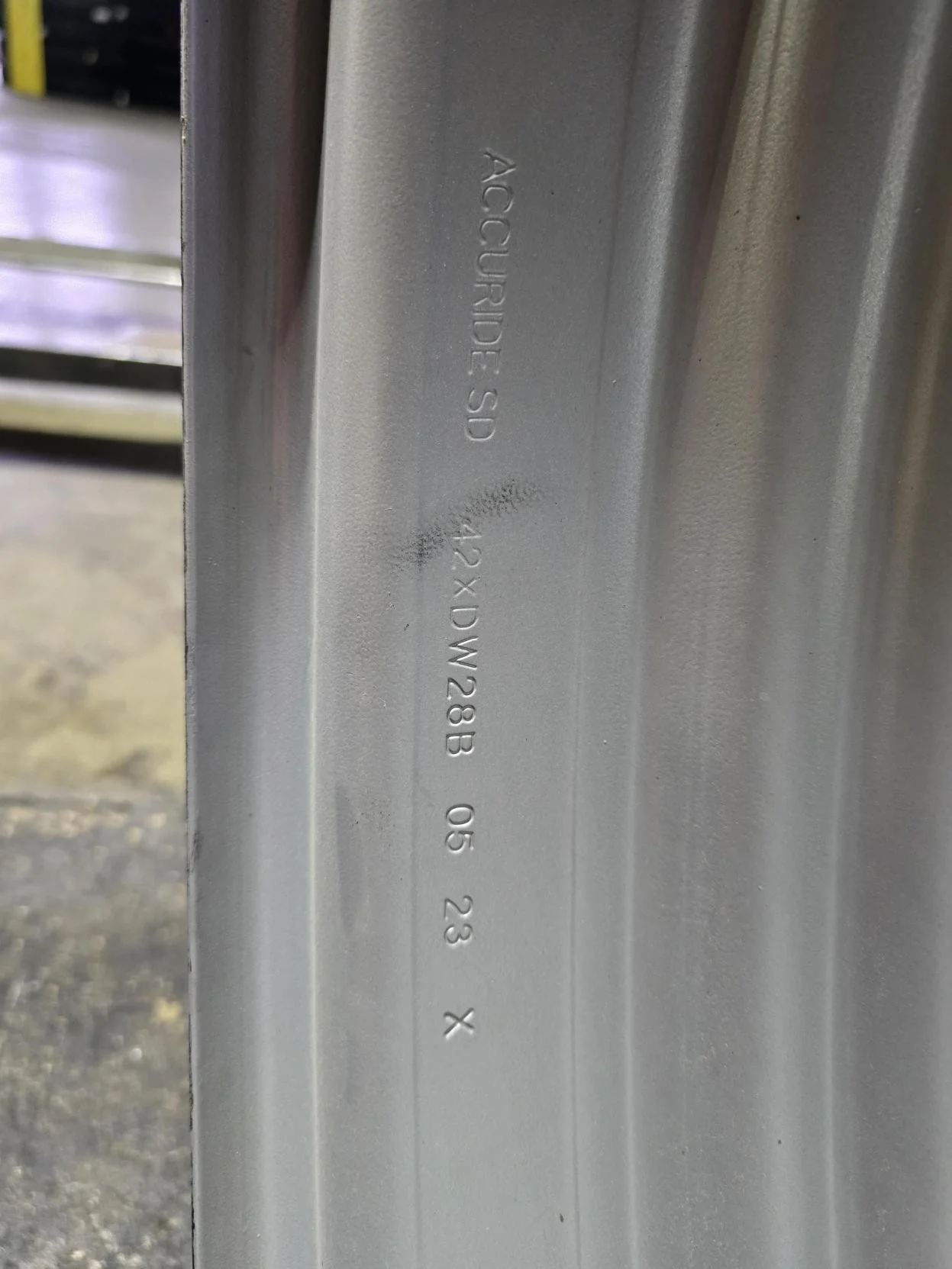 Take-Off 28 x 42 12-16.375-14.375 13.5" BS Case Silver Wheel image 3