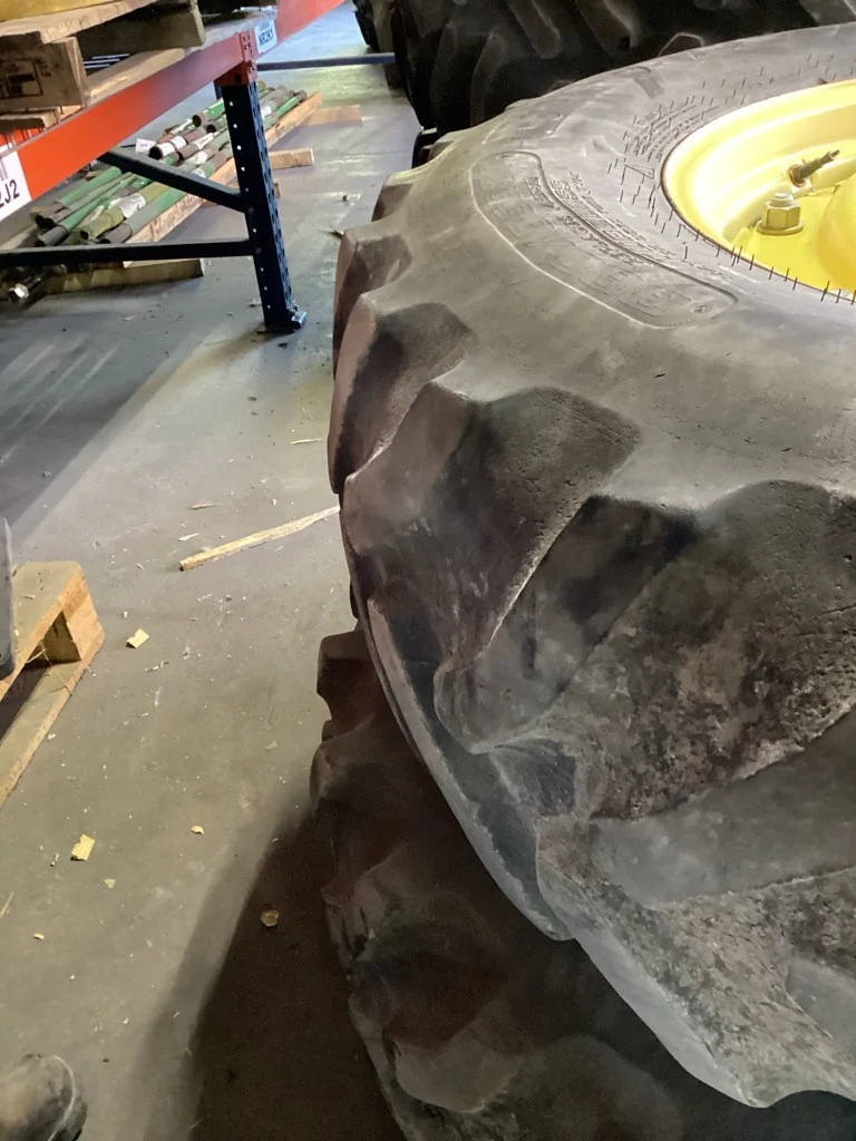 Used 380/85R30 135A8 Goodyear Dyna Torque TL R-1 50-55% 13 x 30 12-16.732-14.620 8U Clamp Wheel/Disc image 3