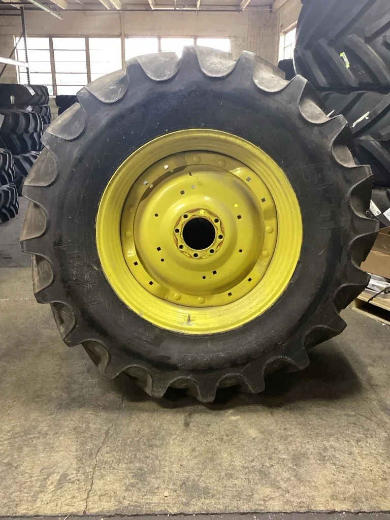 Take-Off 460/85R34 147A8 BKT Agrimax RT855 TL R-1W 95-100% On 15 X 34 8-8-6 Waffle 2B Wheel w/Disc
