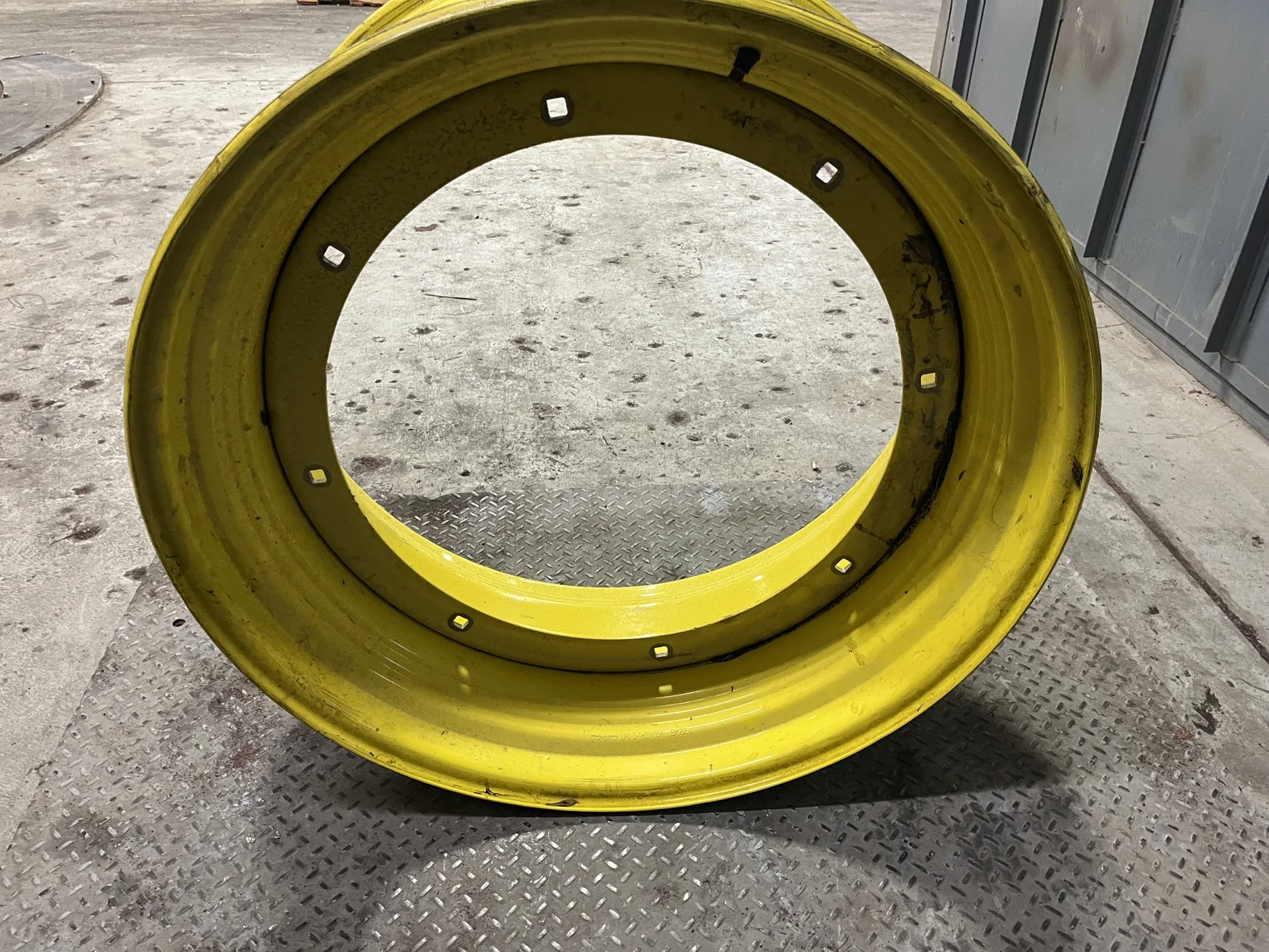Take-Off 15 x 34 (8-27.0-24.754) Rim & Rail Moveero Yellow Wheel