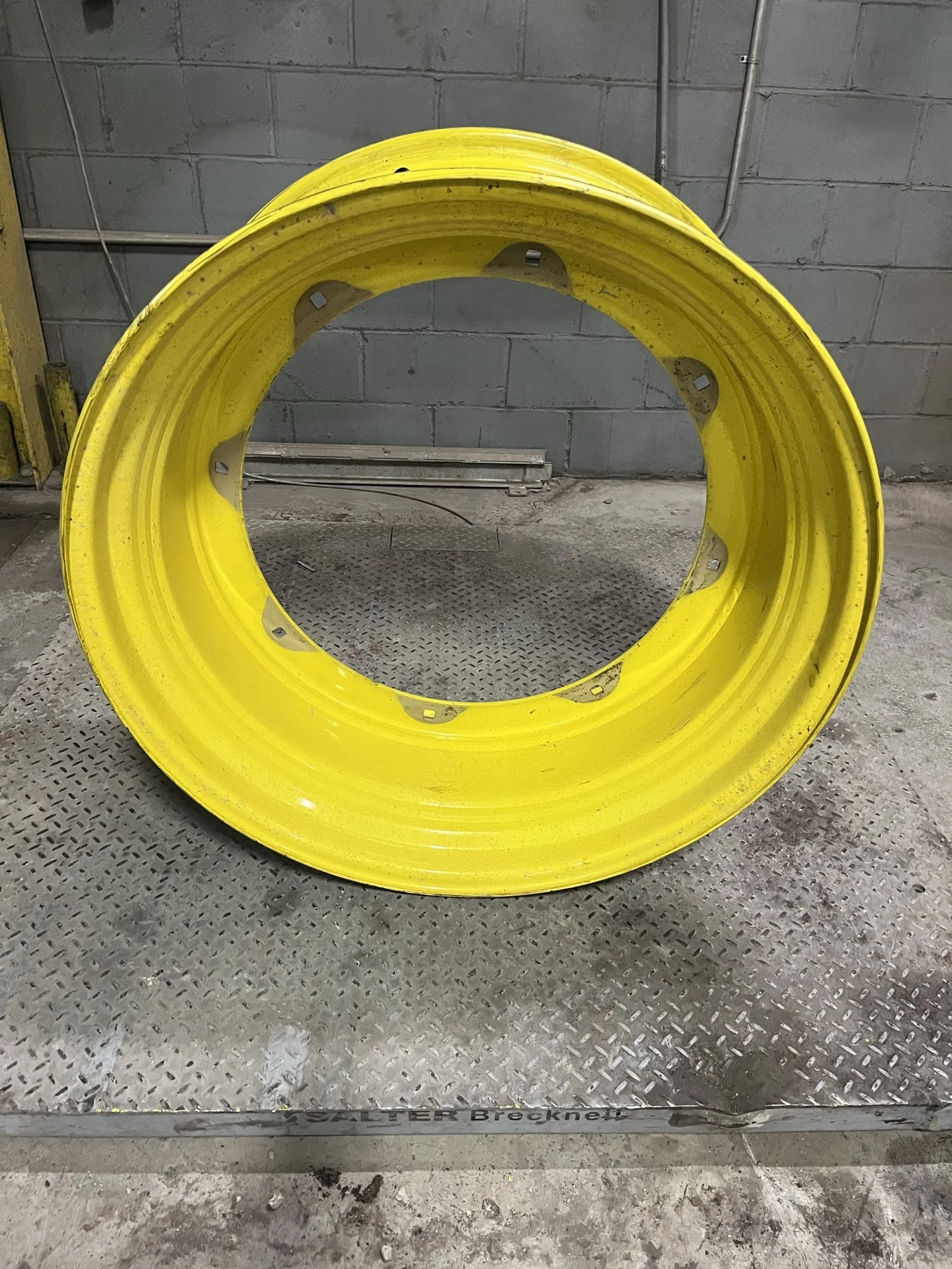 Take-Off 15 x 34 (8-27.0-24.754) Rim & Rail Moveero Yellow Wheel image 2