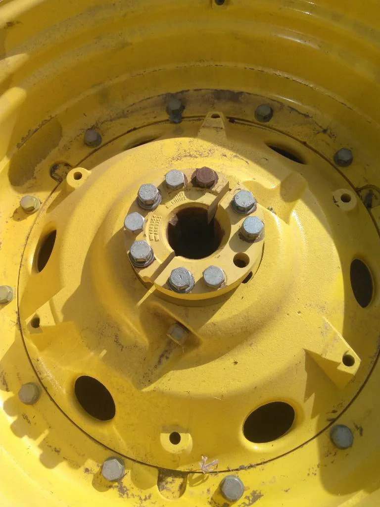 Used Center Solid Cast Disc 12-32.037 With 3.75 Axle image 2