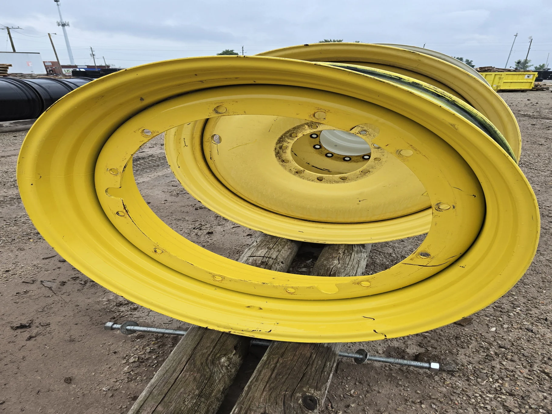 Take-Off 16 x 42 12-32.047-30.078 Rim & Rail Yellow Wheel image 2