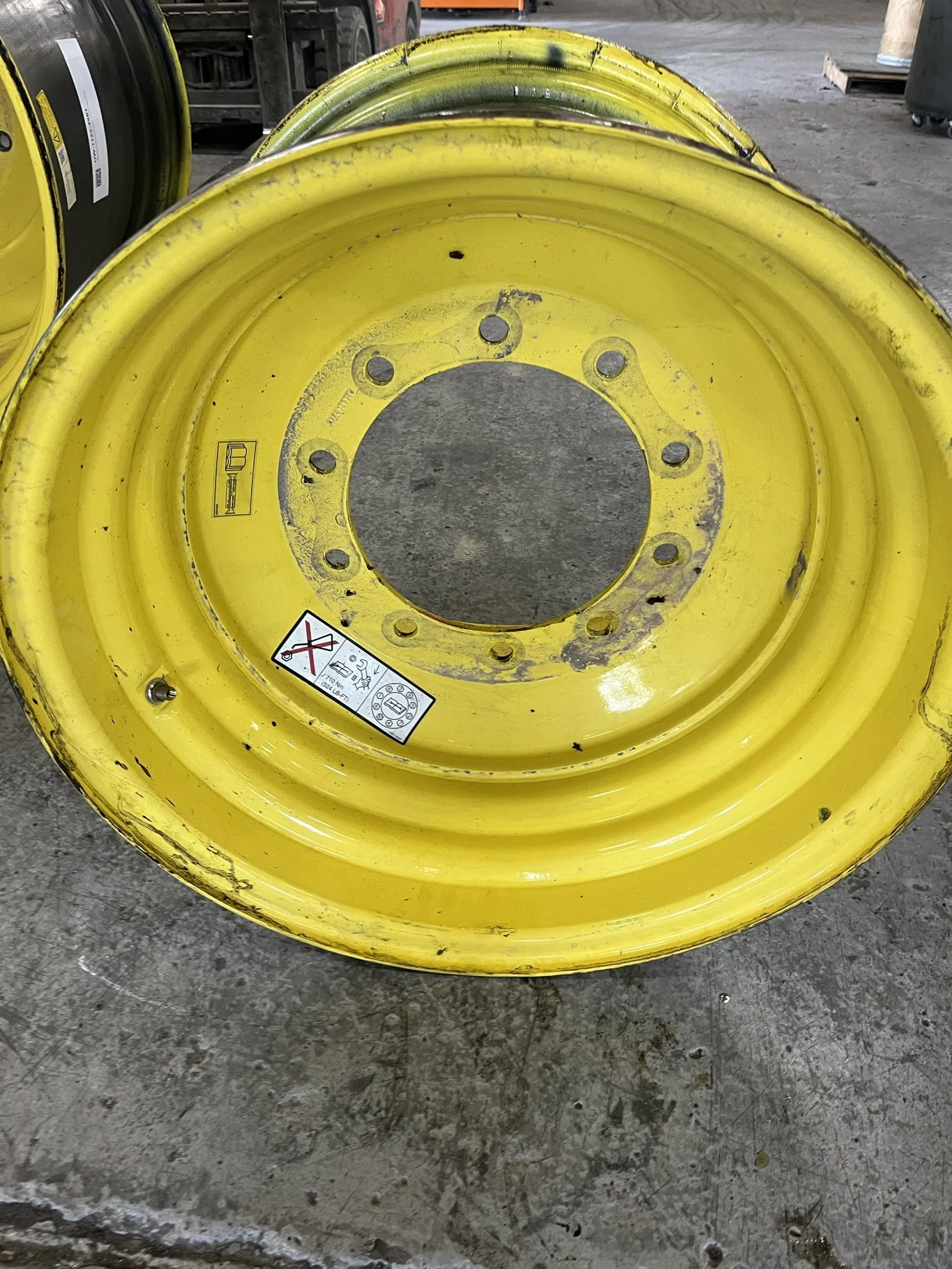 Take-Off 20 x 26 (10-13.19-11.07) Solid Yellow Wheel image 2