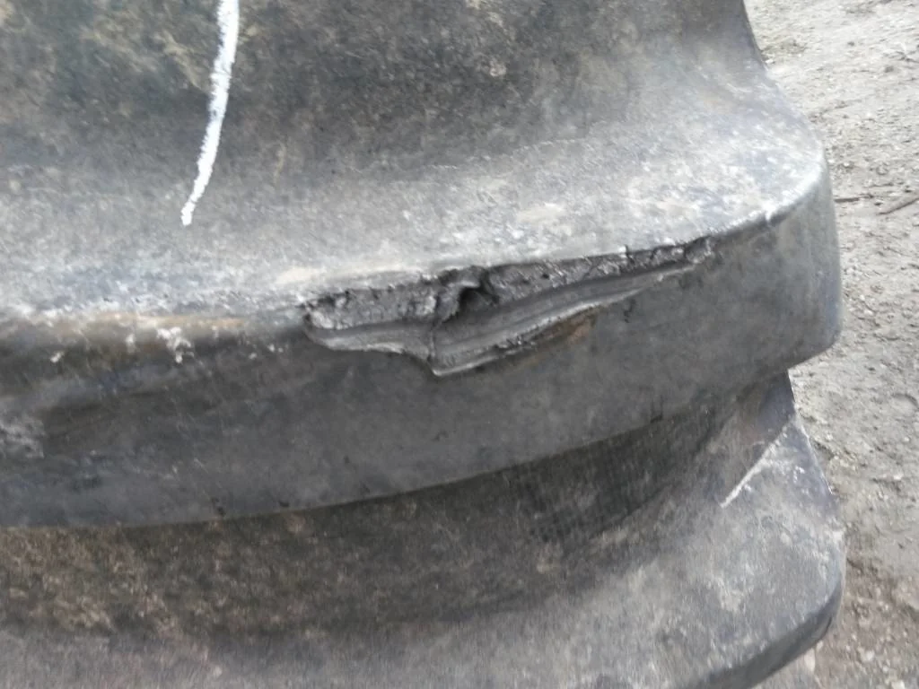 Used LSW 1250/35R46 195D Goodyear Optitrac TL R-1W 90-95% On 44 x 46 (10-13.19-11.07) Dual Wheel image 4