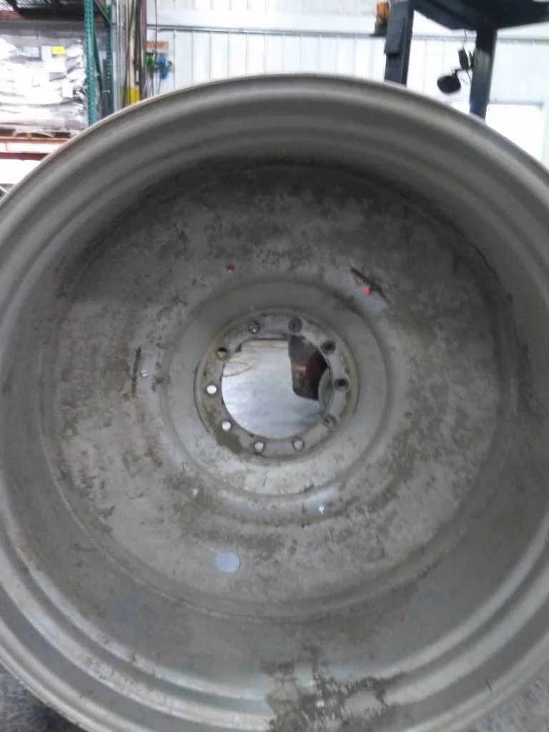 Used 44 x 46 (10-13019-11.07) Titan Wheel Mild Rust Paint is Fair image 3