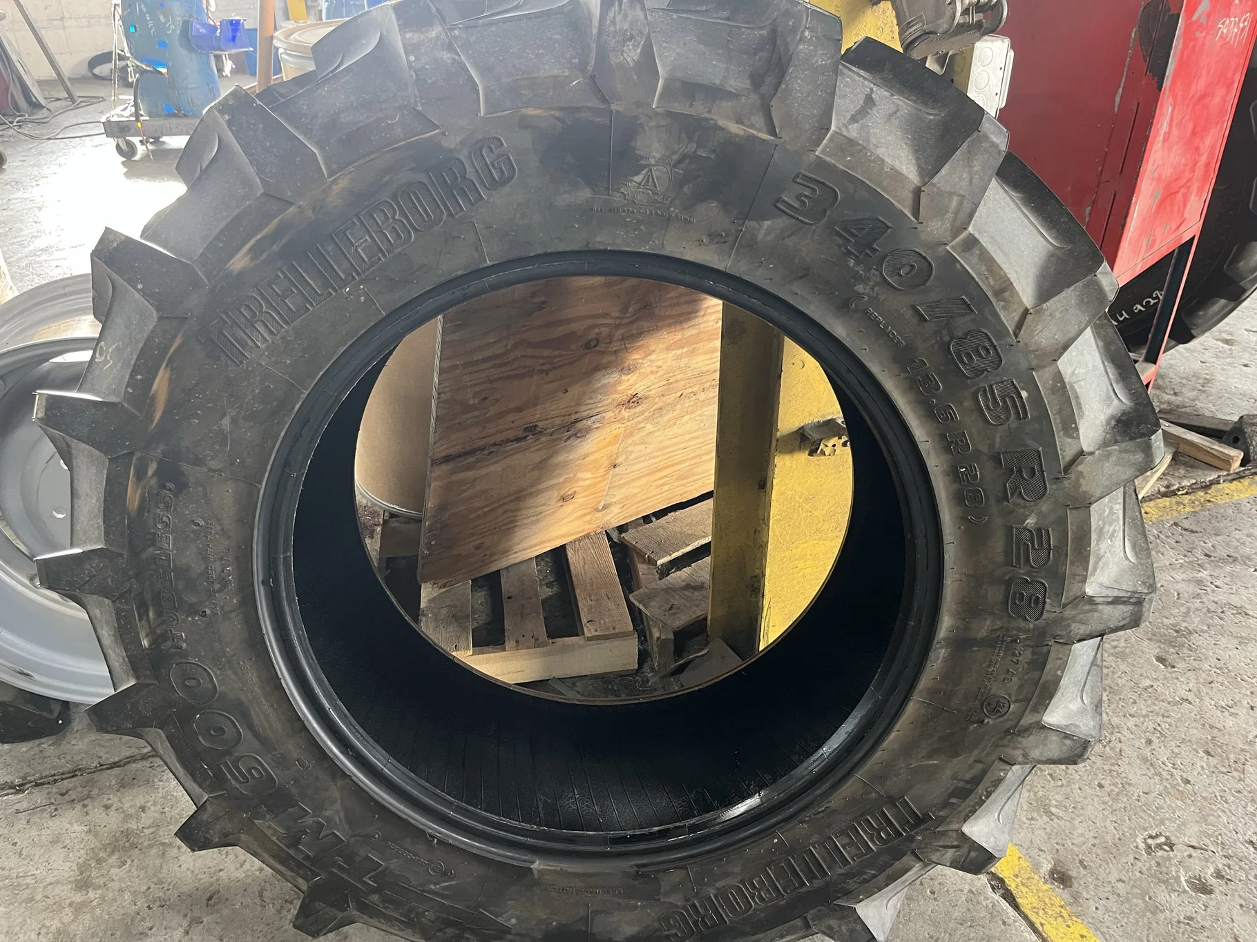 Take-Off 340/85R28 127A8 Trelleborg TM600 TL R-1W 95-100% image 3