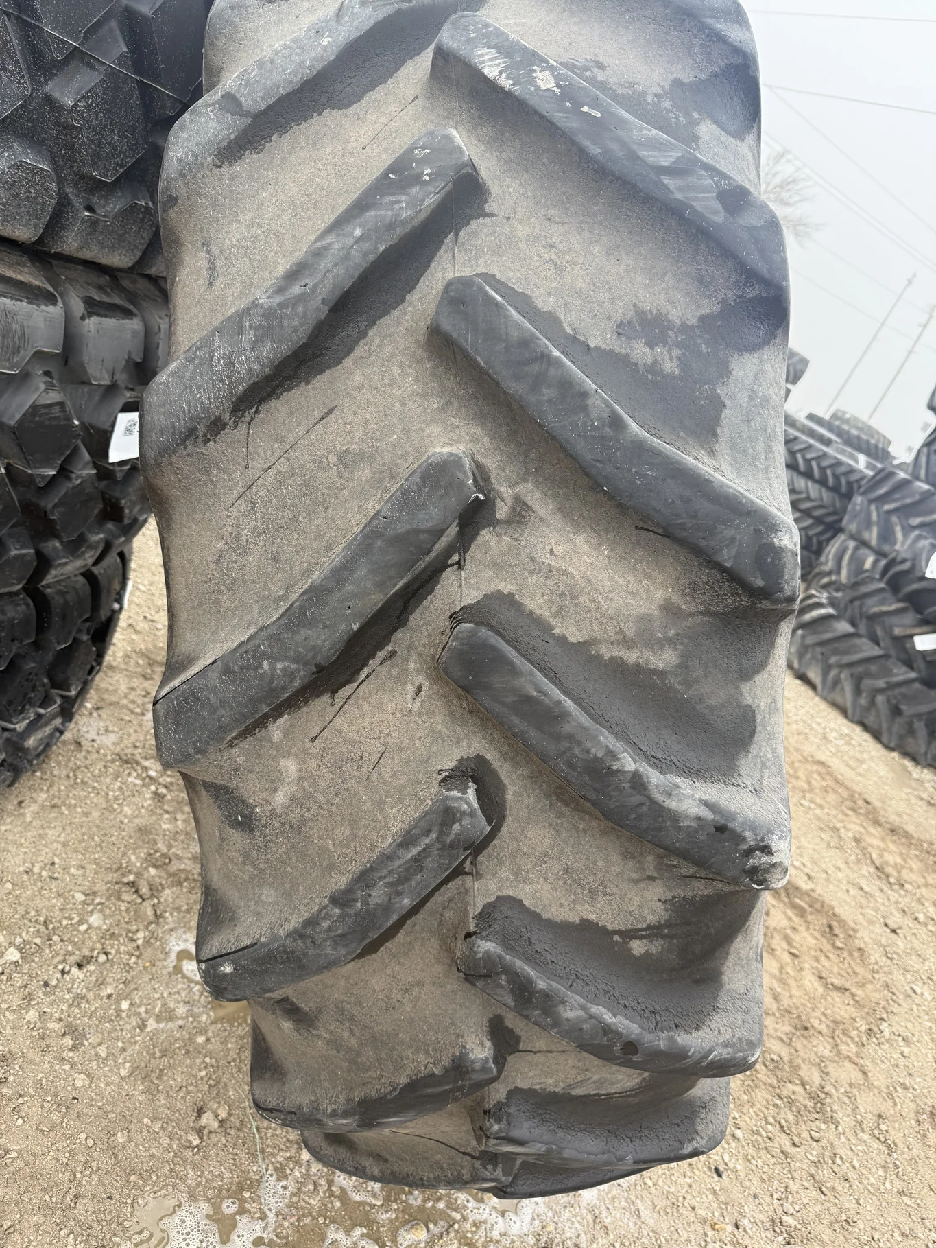 Used 620/70R46 167A8 Goodyear Super Traction Radial DT820 TL R-1W 75-80% image 2