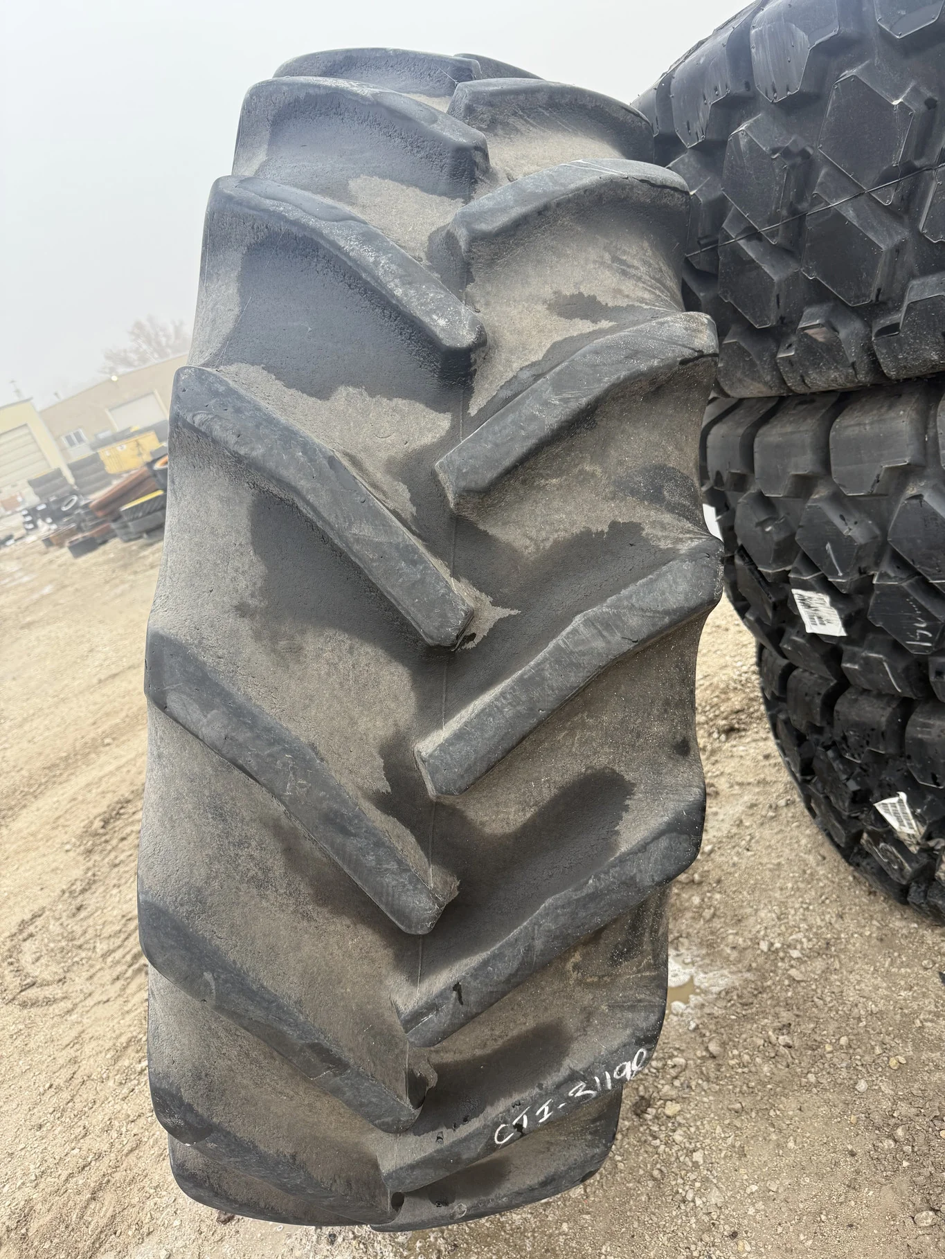 Used 620/70R46 167A8 Goodyear Super Traction Radial DT820 TL R-1W 75-80% image 3