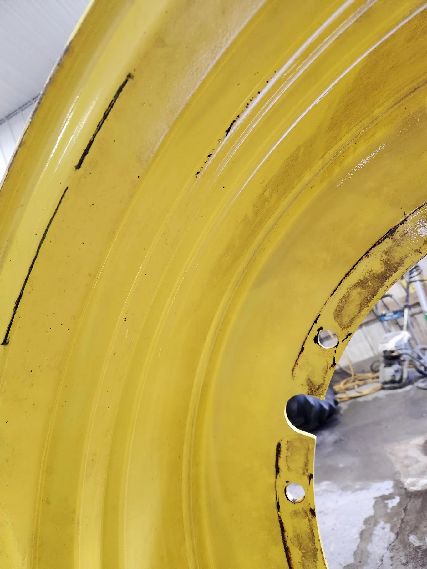Used 20 X 46 12-32.047-30.17-2.81IN Rim & Rail Yellow Wheel image 4