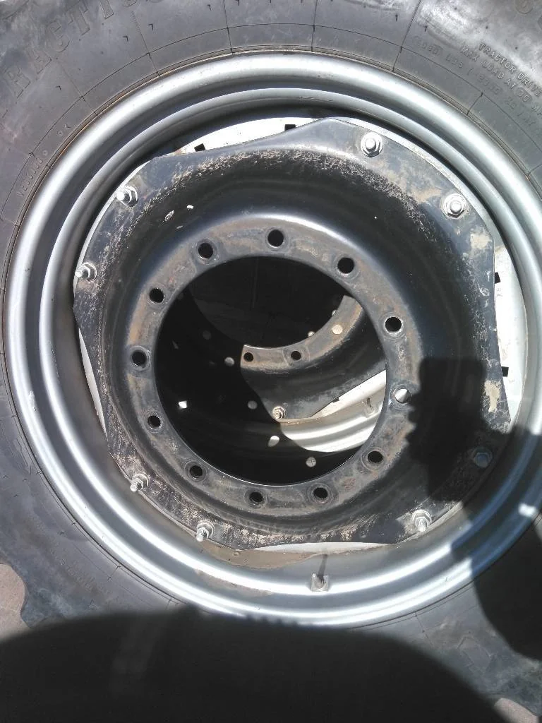 Used 13 x 34 (12-16.732-14.620) Waffle 2 Bolt With Disc image 2
