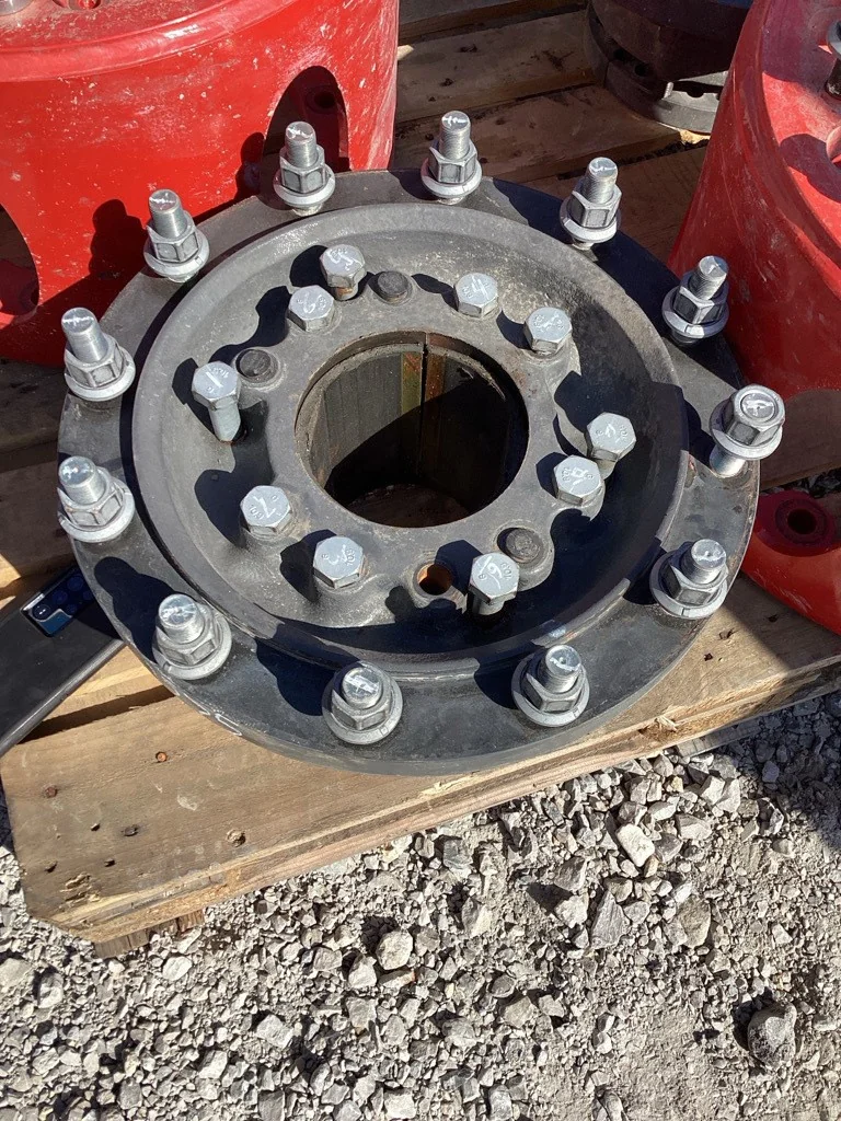 Used 5-3/4 12 Bolt Hub For Fendt Tractor (12-16-732-14.620) 146.05MM