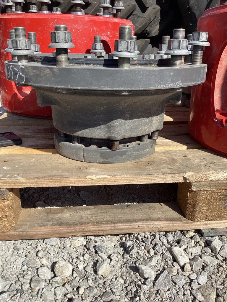 Used 5-3/4 12 Bolt Hub For Fendt Tractor (12-16-732-14.620) 146.05MM image 2