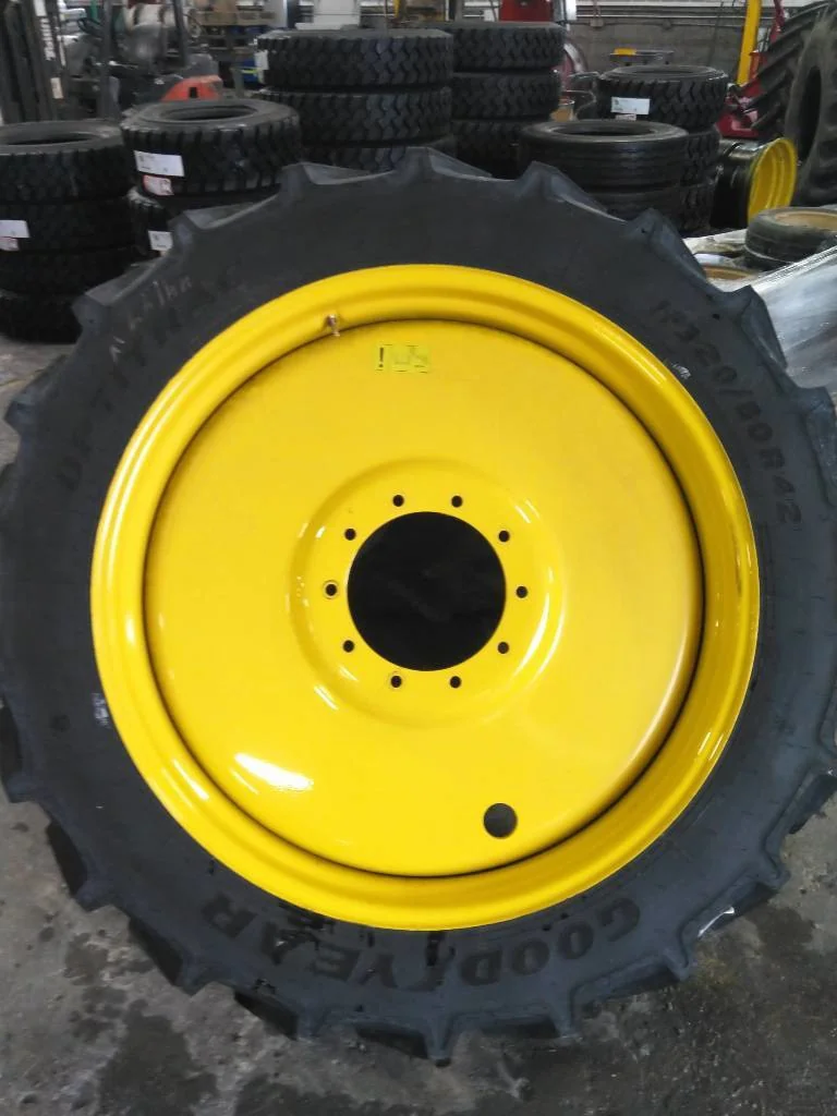 Take-Off IF320/80R42 150D Goodyear Optitrac TL R-1W 95-100% on 10 x 42 10-13.19-11.07 Sprayer Wheel