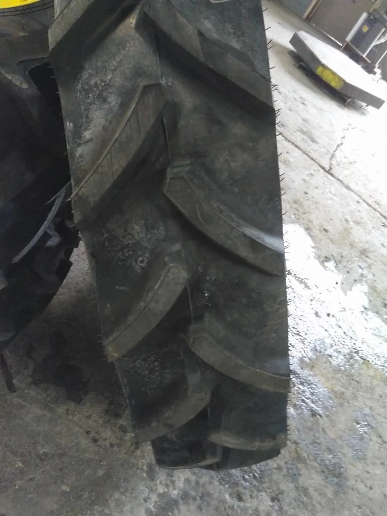 Take-Off IF320/80R42 150D Goodyear Optitrac TL R-1W 95-100% on 10 x 42 10-13.19-11.07 Sprayer Wheel image 2