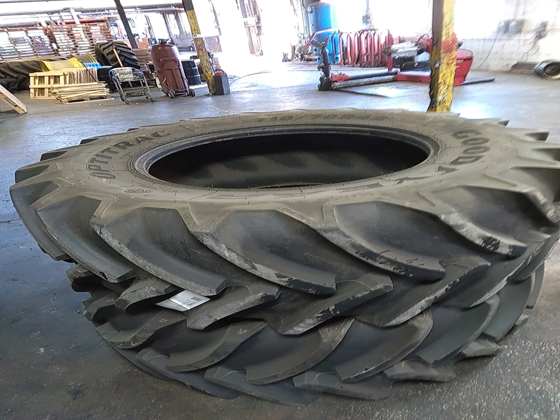 Used 710/70R42 173D Goodyear Optitrac TL R-1W 95-100%
