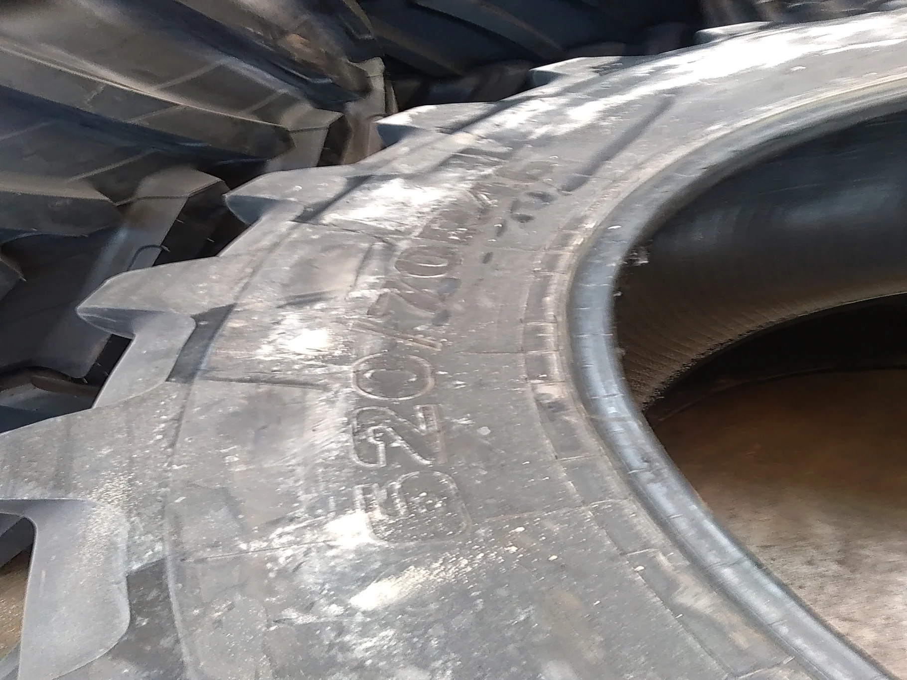 Used 620/70R46 167A8/B Firestone Maxi Traction TL R-1W 90-95% image 3