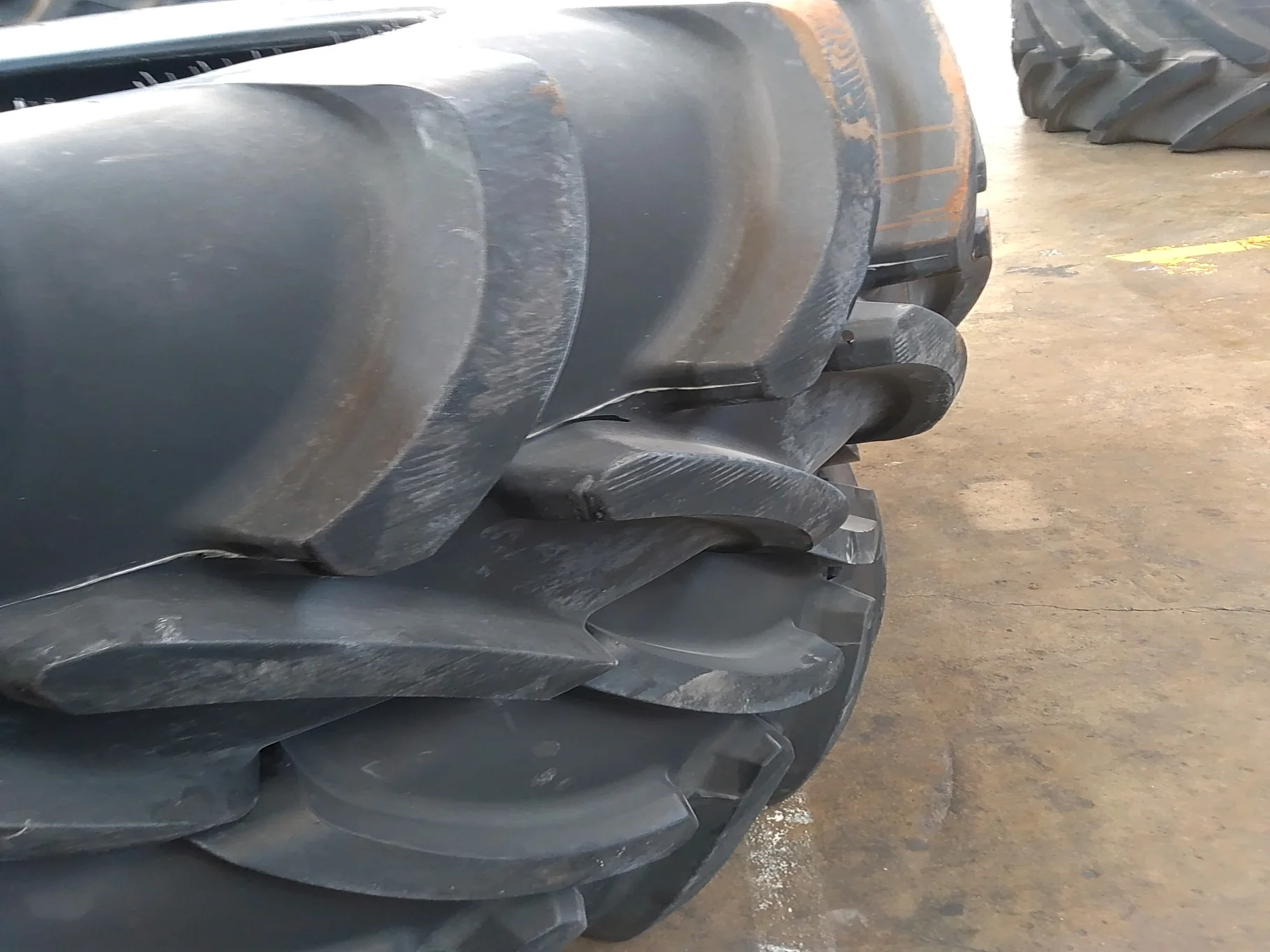 Used 620/70R46 167A8/B Firestone Maxi Traction TL R-1W 90-95% image 5