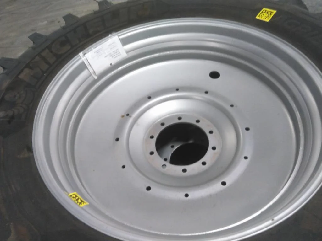 Take-Off 520/85R46 164A8 Michelin Agribib 2 TL R-1W On 16 x 46 (10-13.19-11.07) Dual Wheel