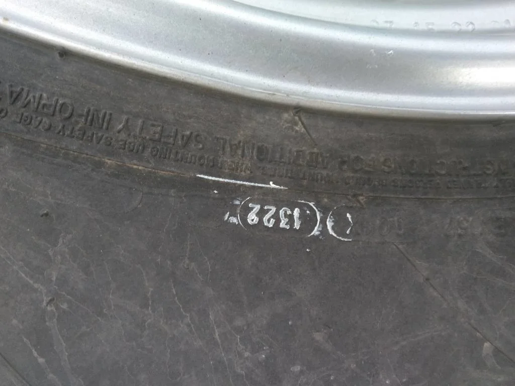Take-Off VF420/85R34 154A8 Michelin Yieldbib TL R-1W 95-100% On 13 x 34 (12-16.732-14.620) Waffle 3 image 2