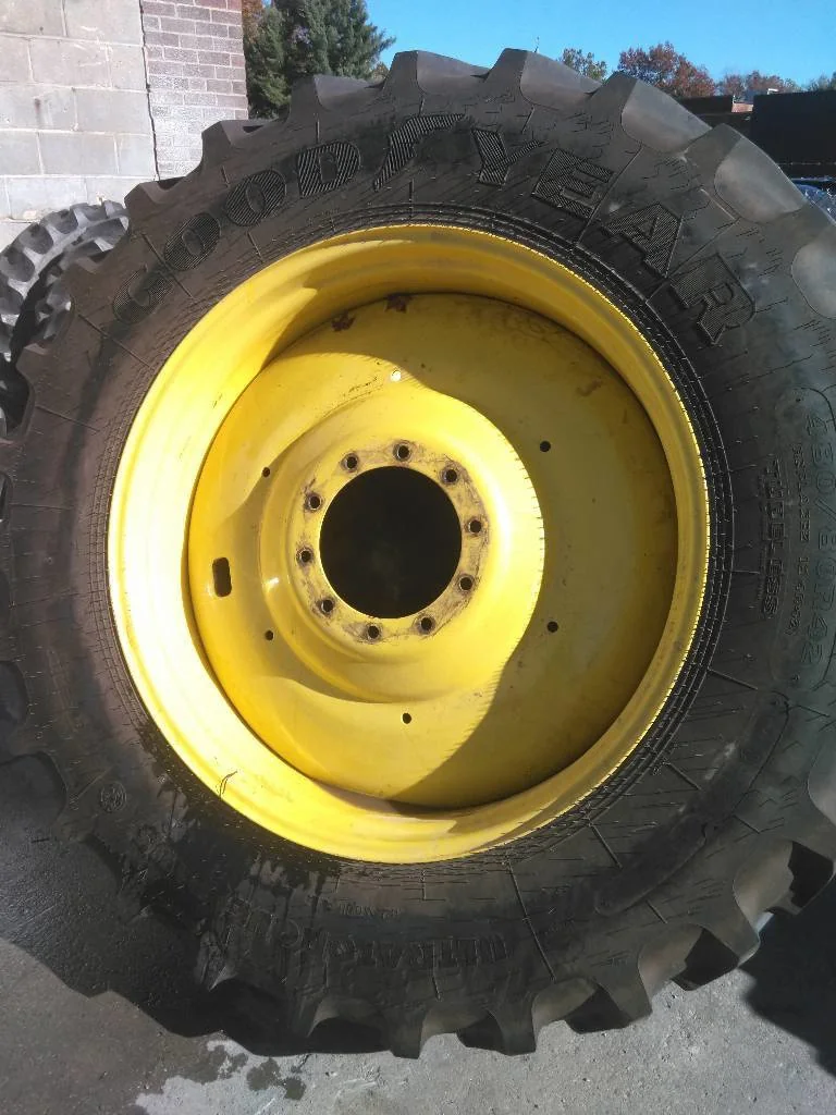 Take-Off 480/80R42 151A8 Goodyear Ultratorque Plus Radial DT712 TL R-1 95-100% On 16 x 42 Dual Wheel