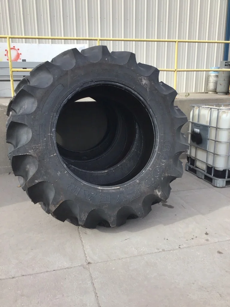 Take-Off IF520/85R42CFO 169A8 Goodyear Special Sure Grip TD8 TL R-2 95-100% (Slight Road Wear)