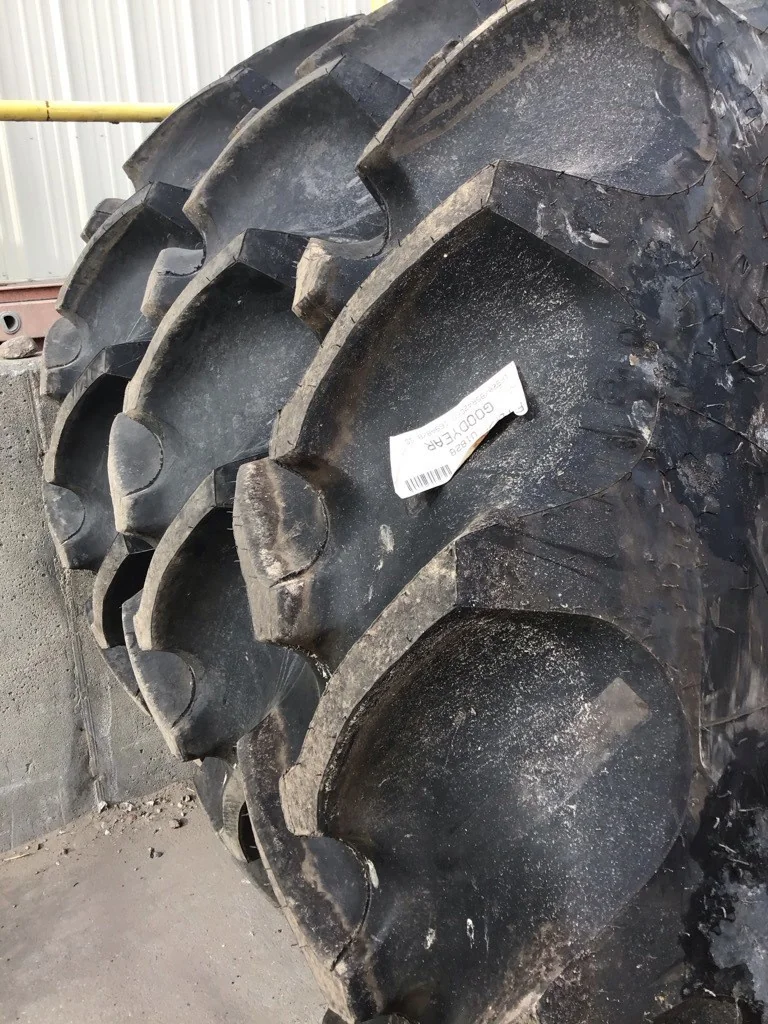 Take-Off IF520/85R42CFO 169A8 Goodyear Special Sure Grip TD8 TL R-2 95-100% (Slight Road Wear) image 2