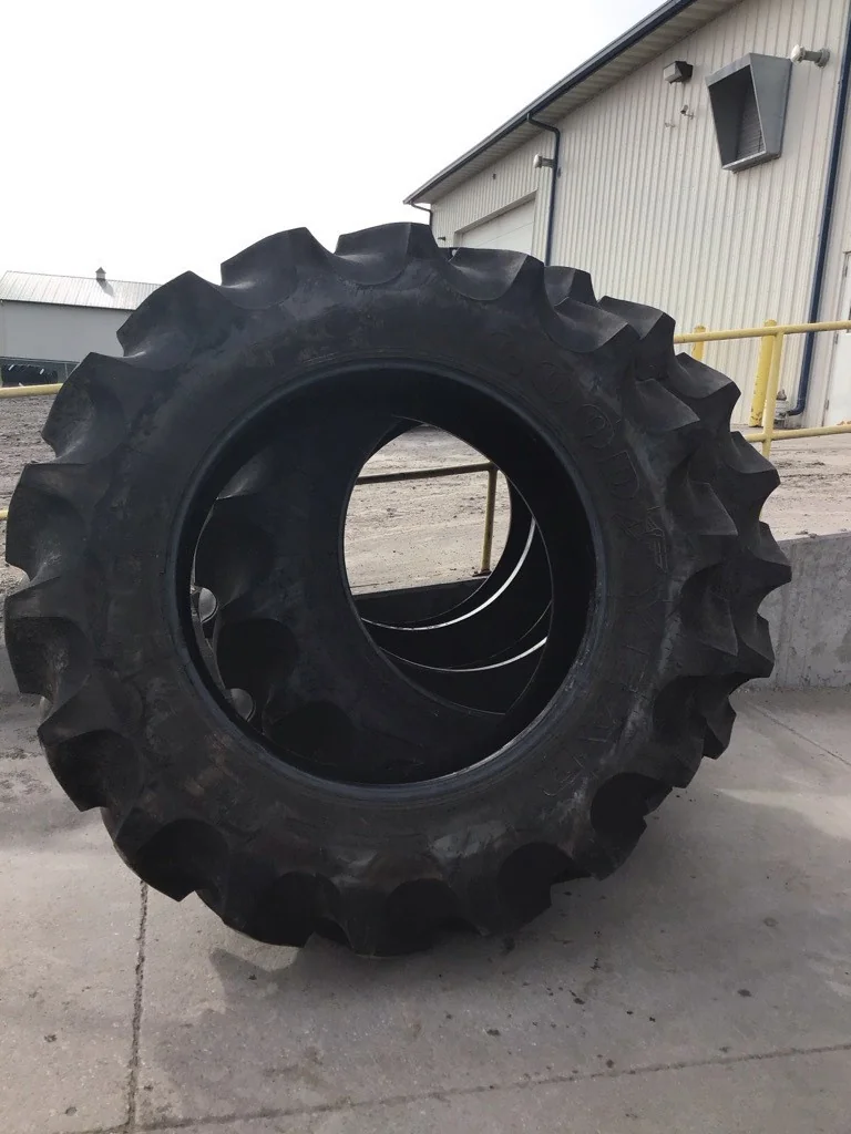 Take-Off IF520/85R42CFO 169A8 Goodyear Special Sure Grip TD8 TL R-2 95-100% (Slight Road Wear)