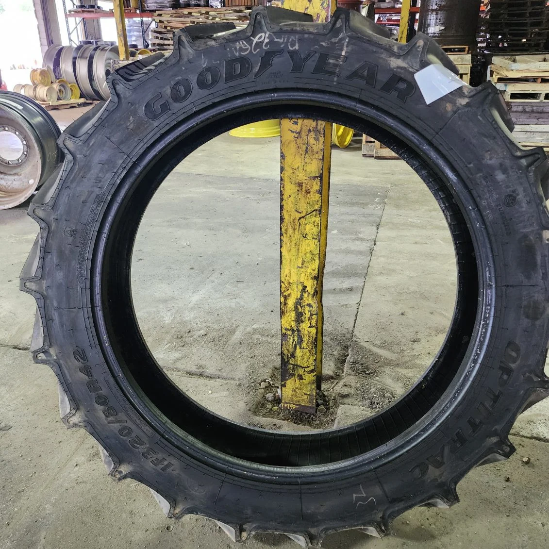Take-Off IF320/80R42 150D Goodyear Optitrac TL R-1W 95-100% image 5