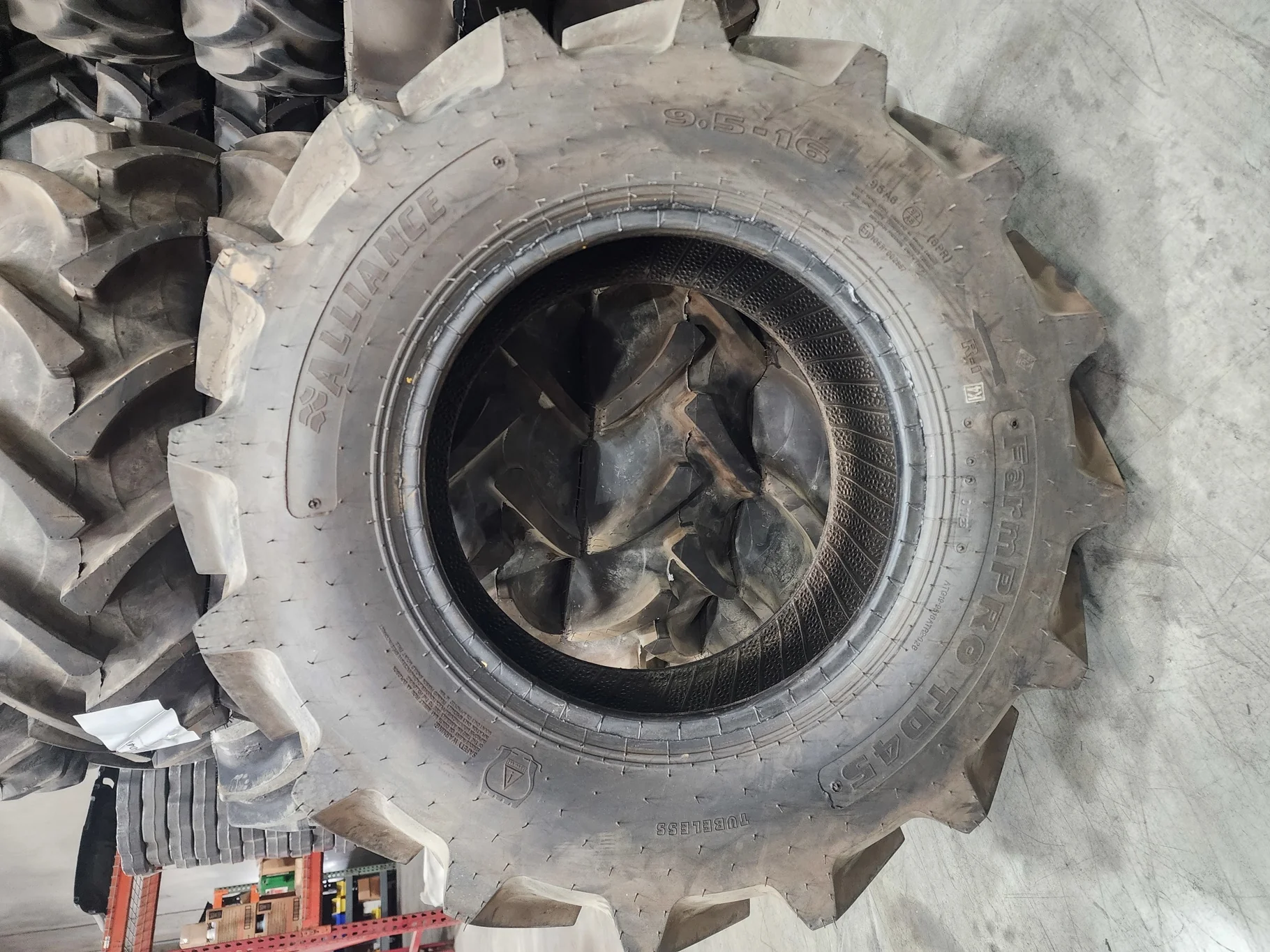 Take-Off 9.5-16 6PLY Alliance Farm Pro TD45 TL R-1 95-100%