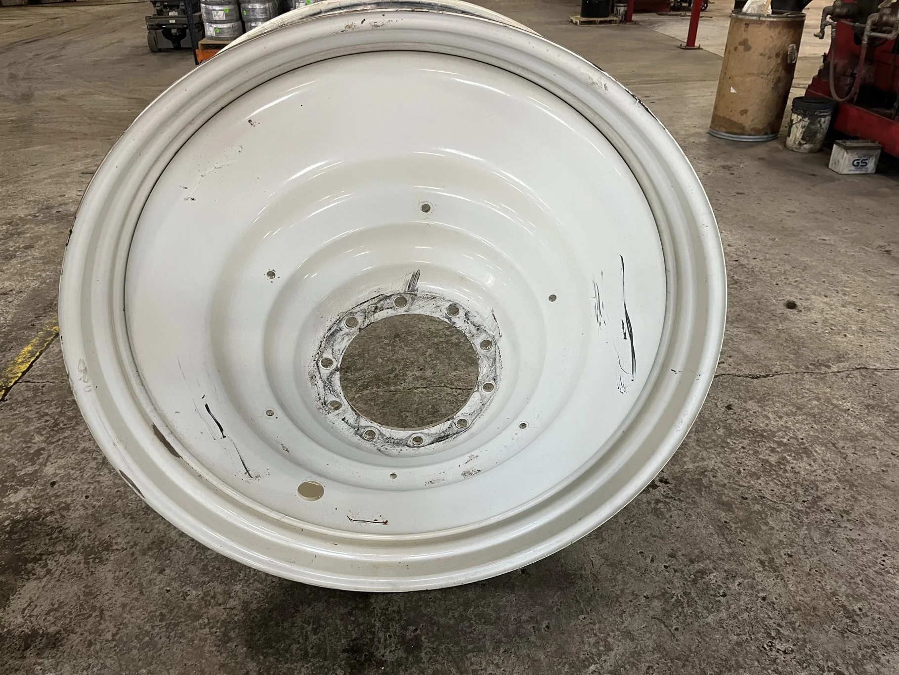 Used 15 x 50 10-13.189-11.070 Dual NH White Wheel image 4