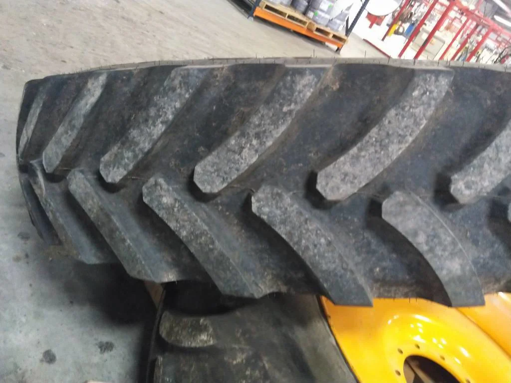 Used VF480/80R50 181D Mitas HC1000 TL R-1 80-85% On 15 x 50 (10-14.57-12.42) Bubble Disc image 3