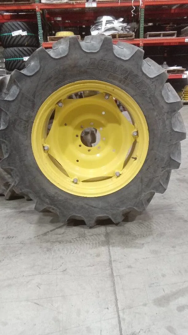 Take-Off 340/85R28 127B BKT Agrimax TL R-1W 95-100% On 12 x 28 (8-8-6) 6 Clamp With Disc