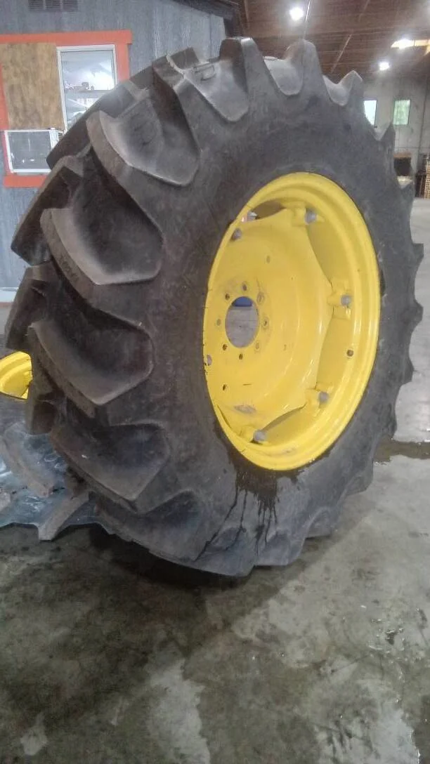 Take-Off 380/85R28 133B BKT Agrimax RT855 TL R-1W 95-100% On 12 x 28 8-8-6 Yellow 6 Clamp Wheel/Disc image 2
