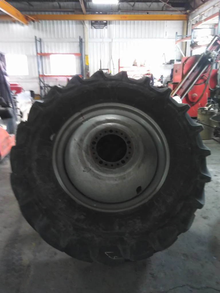 Used 620/70R42 166D Goodyear Optitrac TL R-1W 85-90% On 18 x 42 (20-13.19-11.07) Case Dolly Dual image 2