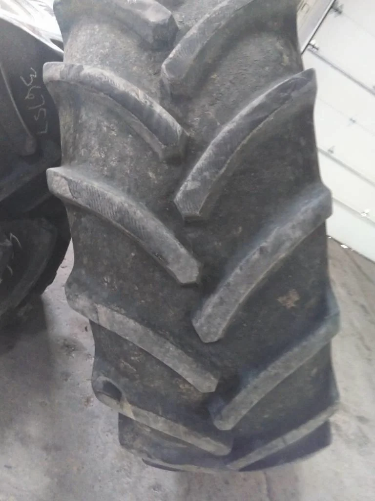 Used 620/70R42 166D Goodyear Optitrac TL R-1W 85-90% On 18 x 42 (20-13.19-11.07) Case Dolly Dual image 3