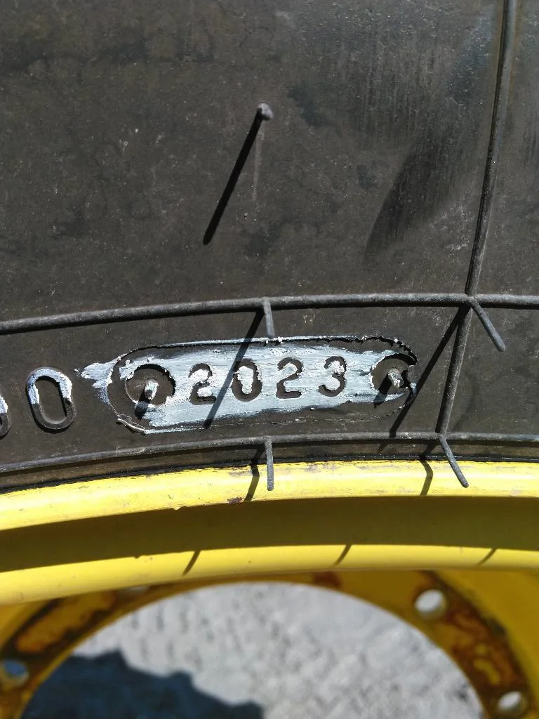 Used 420/85R34 147B Firestone RAT DT TL R-1W 85-90% On 15 x 34 (12-19.685-17.651) Waffle 3 Bolt/Disc
