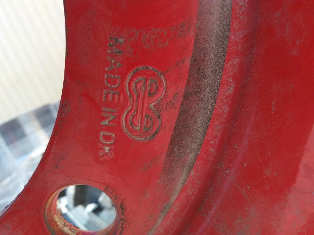 Take-Off 520/70R38 150D Trelleborg TM700 TL R1W 95-100% On 18 x 38 8-10.82-8.78 Dual Fendt Red Wheel image 3