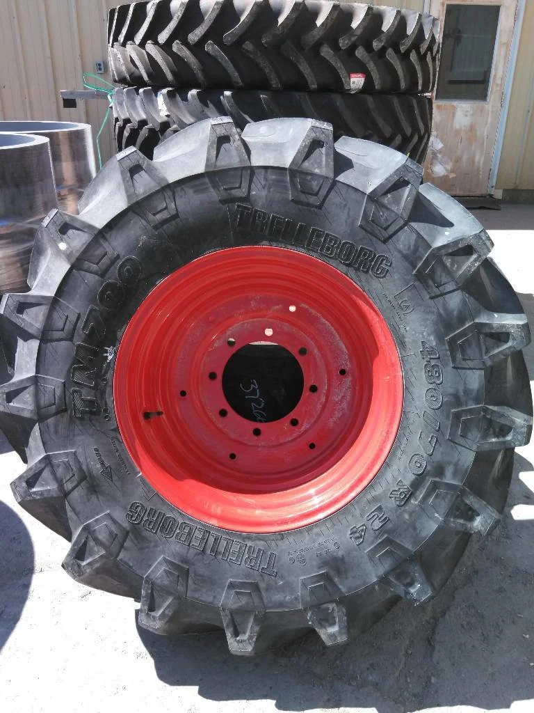 Take-Off 480/70R24 138A8 Trelleborg TM700 TL R1-W 95-100% 15 x 24 8-10.82-8.78 Solid Fendt Red Wheel
